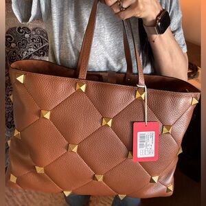 NEW VALENTINO GARAVANI LARGE ROMAN STUD SHOULDER TOTE BAG